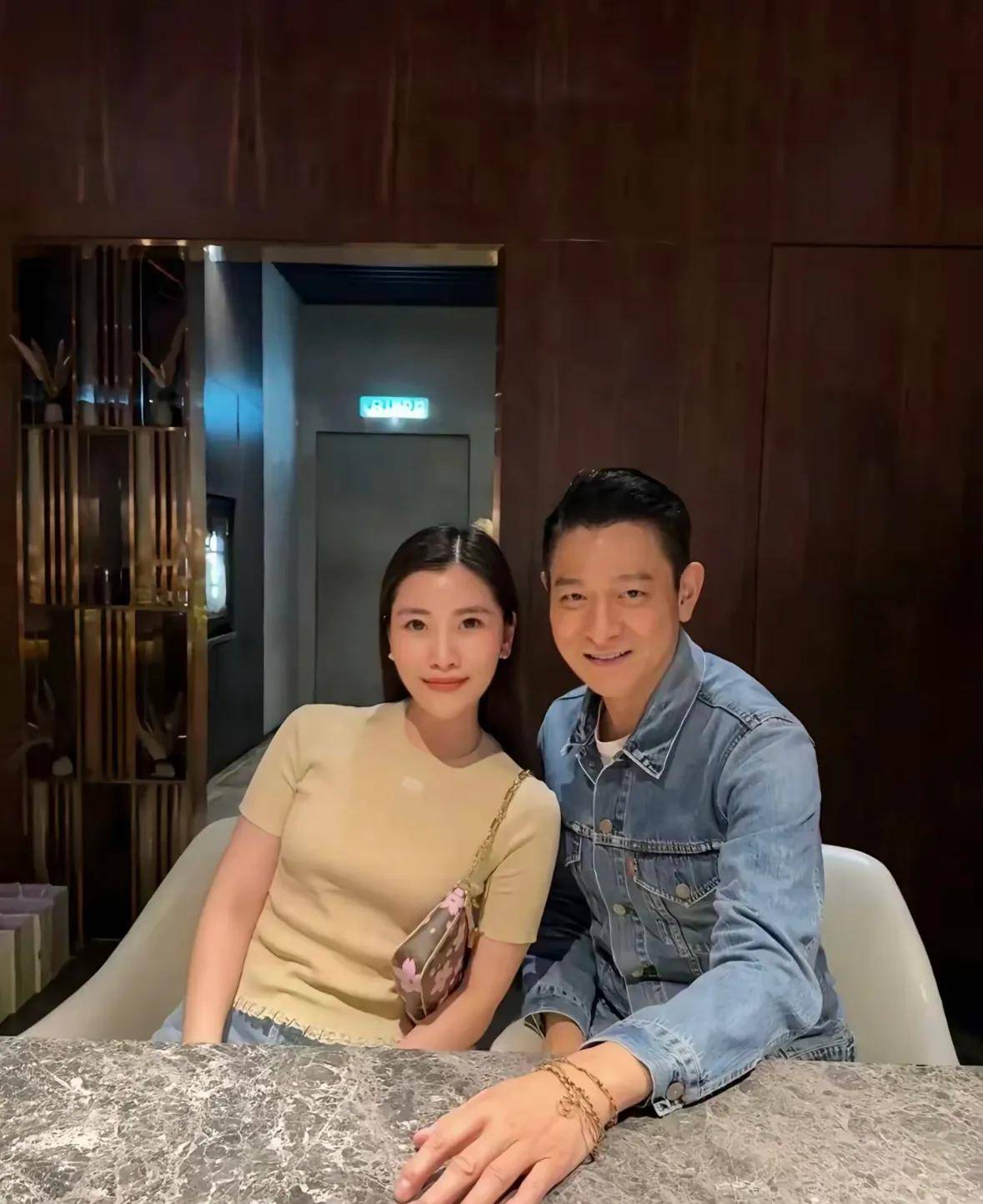 万舅舅顶级排场设宴身家52亿跻身富豪榜开元棋牌app刘德华陪妻返马探亲！亿