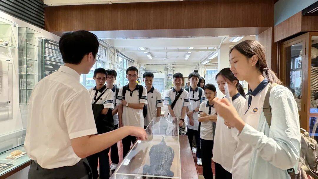 ——南海中学与圣类斯中学交流活动纪实开元棋牌文化交流架心桥学术探索拓视野