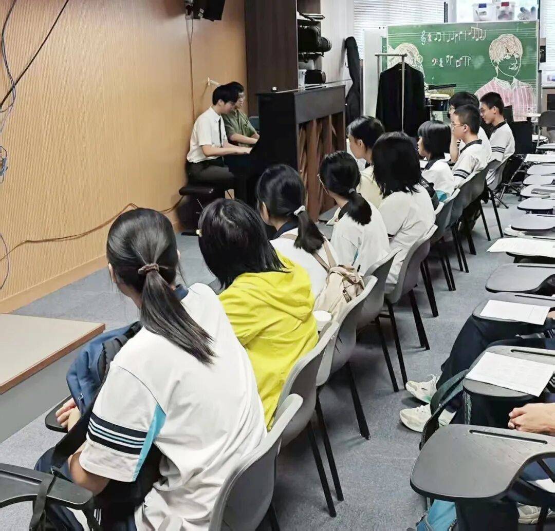 ——南海中学与圣类斯中学交流活动纪实开元棋牌文化交流架心桥学术探索拓视野(图6) ——南海中学与圣类斯中学交流活动纪实开元棋牌文化交流架心桥学术探索拓视野(图6)