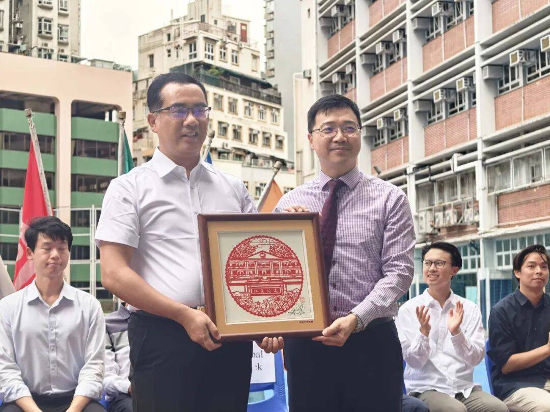 ——南海中学与圣类斯中学交流活动纪实开元棋牌文化交流架心桥学术探索拓视野(图8)